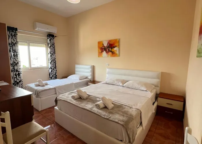 3 Hotel *
