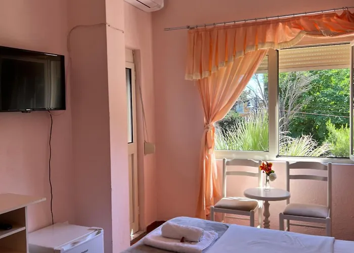 Hotel 3 *