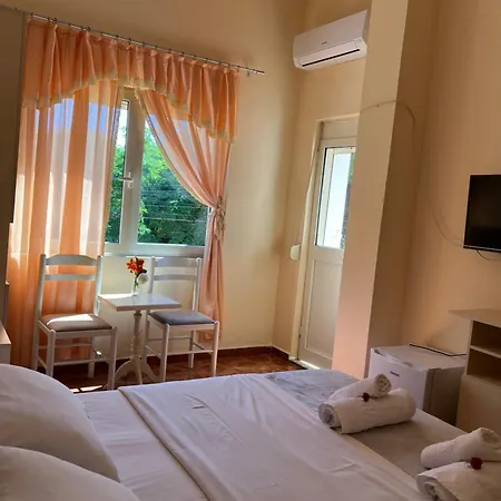 Hotel 3 *