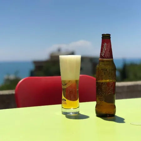 3 * Durrës