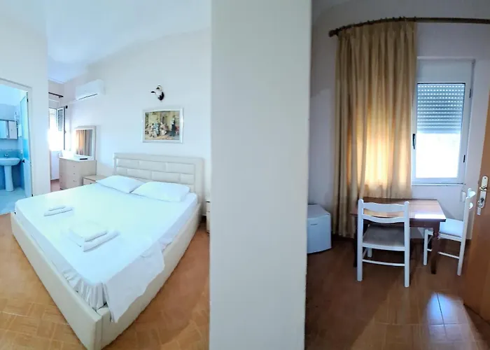 3 Hotel
