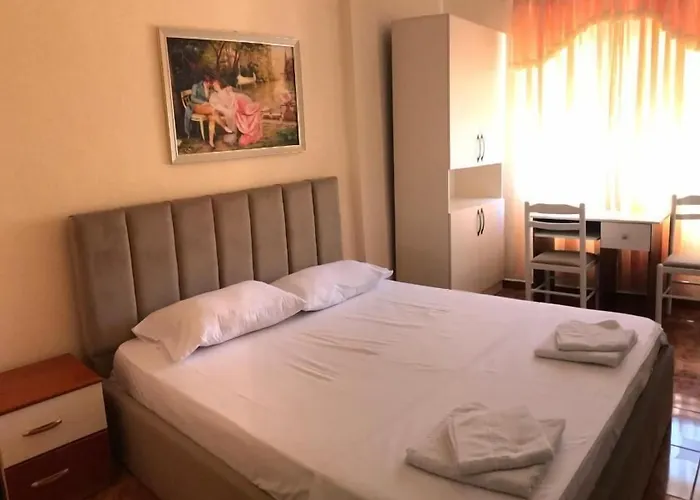 3 Hotel